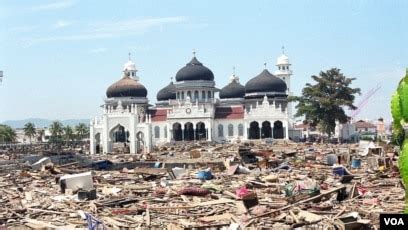 gambar gempa bumi aceh